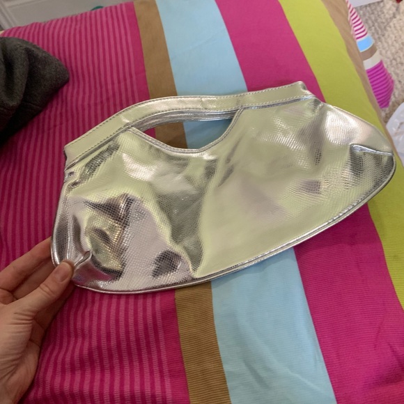 Grey wallet, silver clutch - Picture 2 of 4